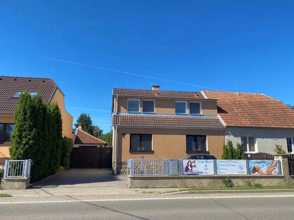 Dům, kde salon sídlí
